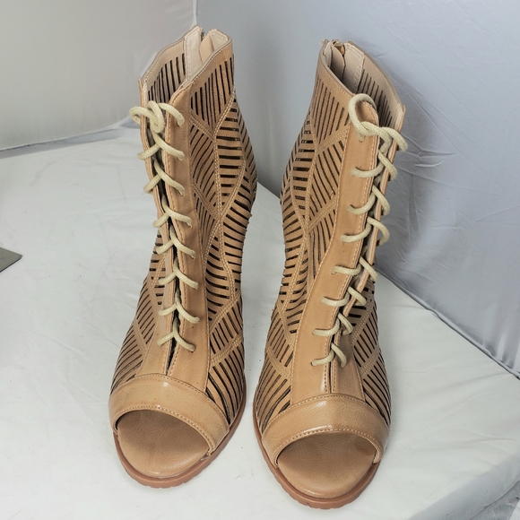 Chelsea Moreland Booties - Picture 2 of 8